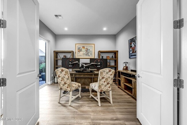 Building Photo - 2958 Saddle Peak Dr
