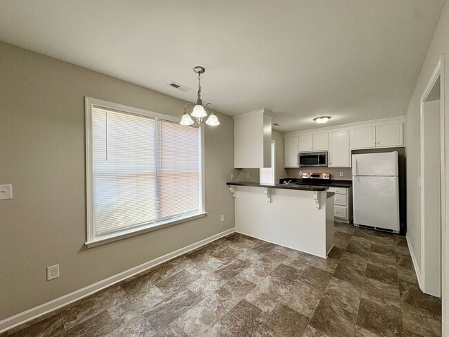 Building Photo - One Story 3 Bedroom 2 Bath Brand New
