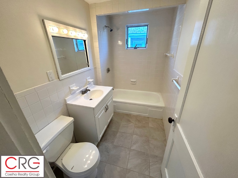 Building Photo - 18 Wellington Rd