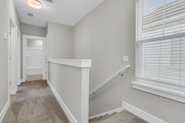 Building Photo - 313 Baritone Rd