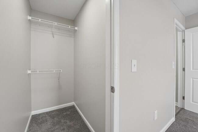 Building Photo - 7621 Lorimar Dr