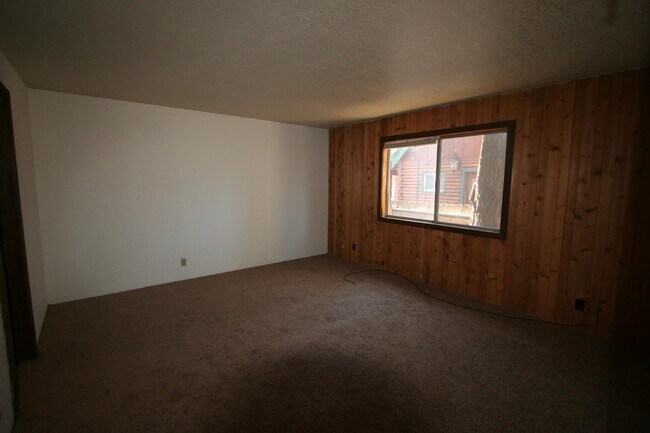Building Photo - 917 Nana Ave