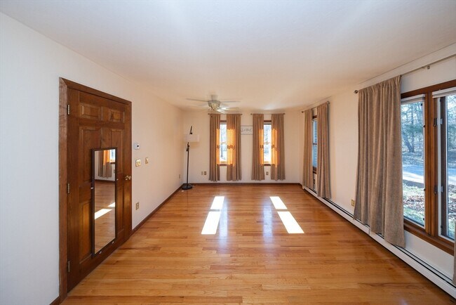 Building Photo - 423 Goldthwaite Rd