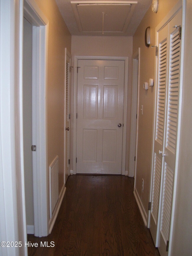 Building Photo - 355 Newton Dr