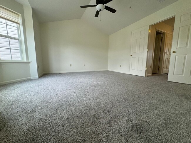 Building Photo - THREE BEDROOM TOWNHOUSE- East Penn Schools