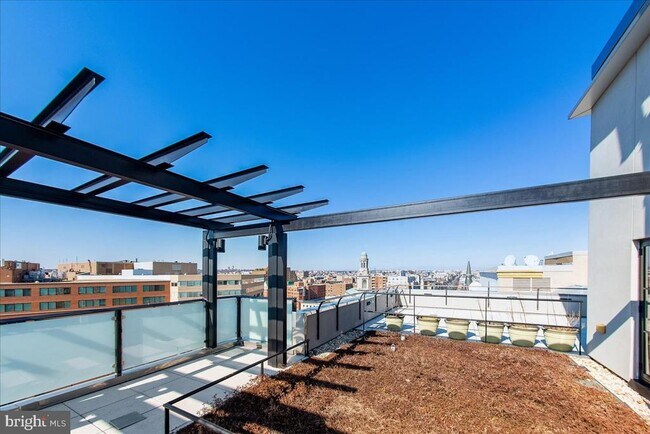 Building Photo - 1133 14th St NW