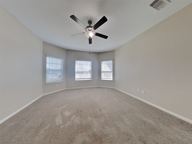 Building Photo - 692 Totem Trail Dr