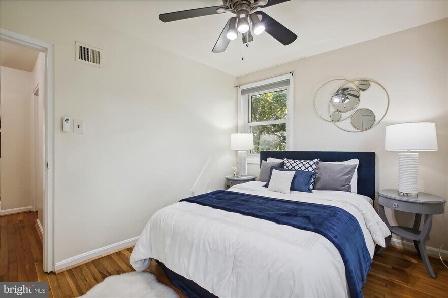 Building Photo - 127 Dale St