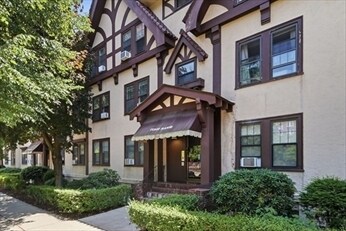 Building Photo - 1722 Commonwealth Ave