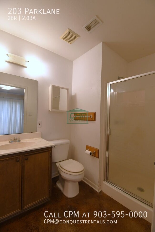 Building Photo - 203 Parklane-