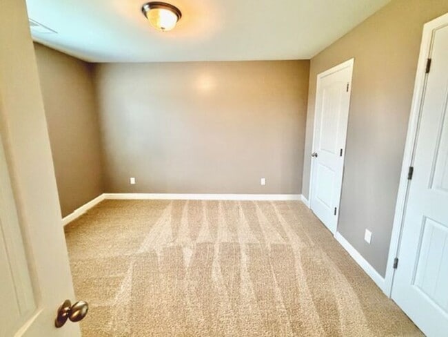 Building Photo - Now Leasing a 4 bedroom 3 bath home in Olive Branch