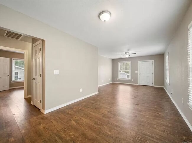 Building Photo - 2 Bedroom / 2 Bath in the heart of Midtown!