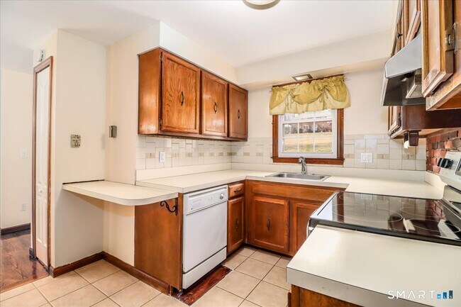 Building Photo - 62 Old Farms Ln