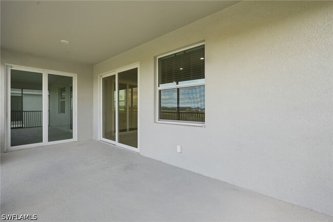 Building Photo - 15918 Grn Acrs Ave