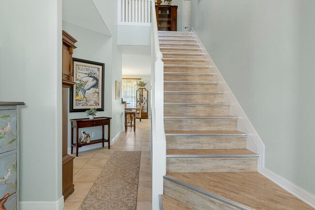 Building Photo - 4 Waterside St