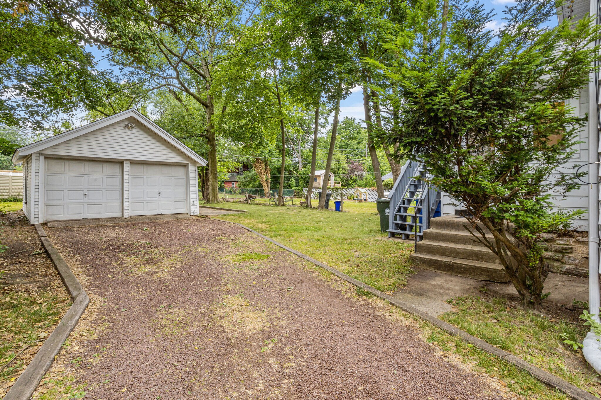 Building Photo - 624 Thomas Ave