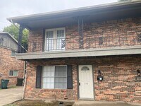 Building Photo - 110-112 Fairview St Sherman