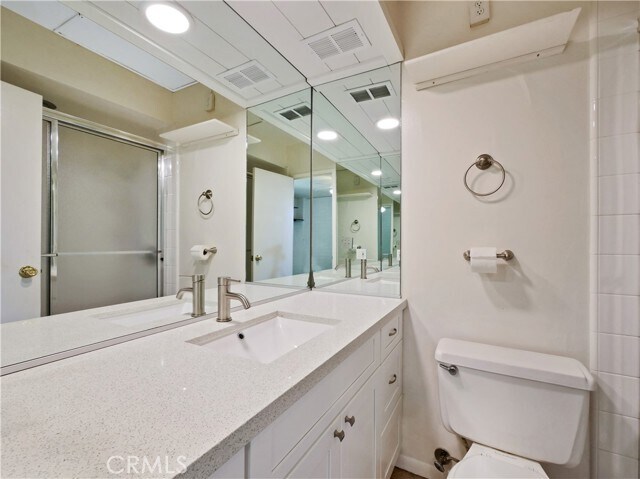 Building Photo - 540 Kelton Ave