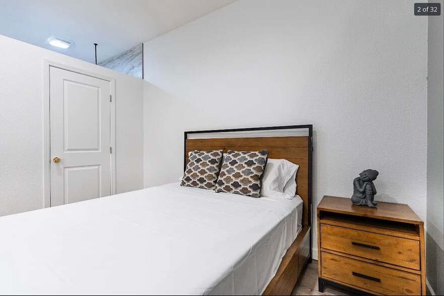 Building Photo - 136 Farallon Dr