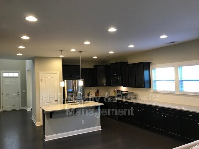 Building Photo - 850 Longleaf Pine Pl