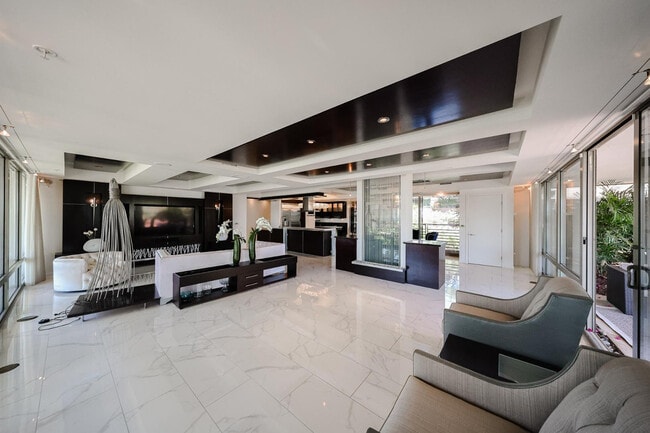 Building Photo - 7157 E Rancho Vista Dr