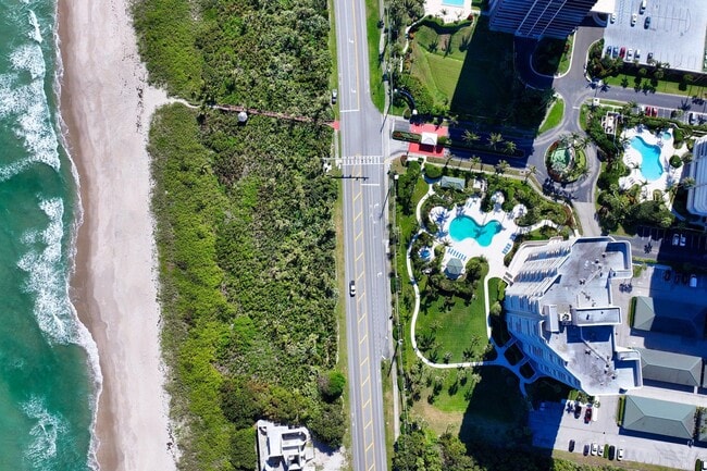 Building Photo - 5051 N Hwy A1A