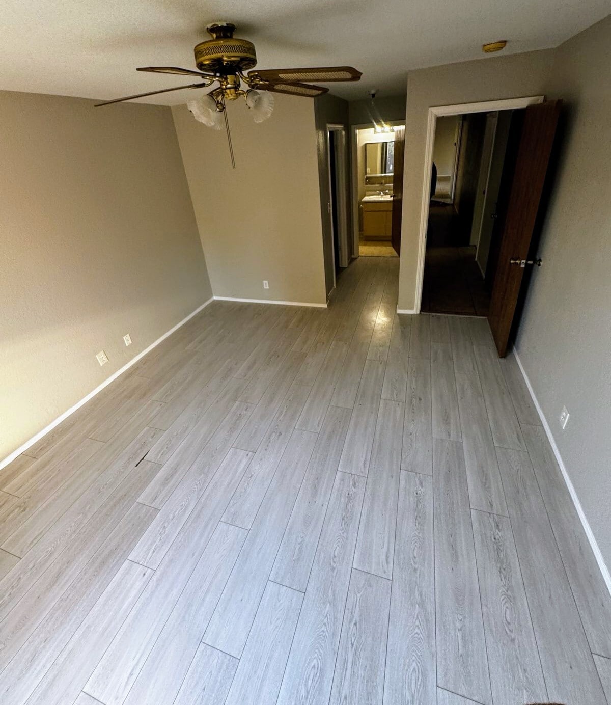 Building Photo - 615 Oriole Ave