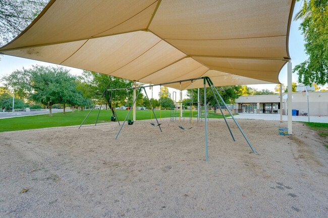 Building Photo - 8637 S Newberry Ln