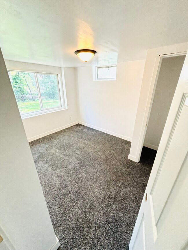 Building Photo - 1170 Stoughton Ave