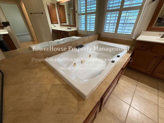 Building Photo - 6146 Queens River Dr