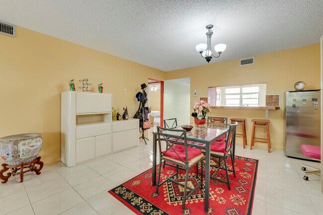 Building Photo - 3305 Aruba Way