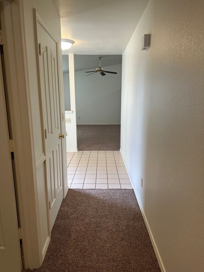Building Photo - 4 BED 2 BATH HOME IN THE RAVENWOOD SUBDIVISION