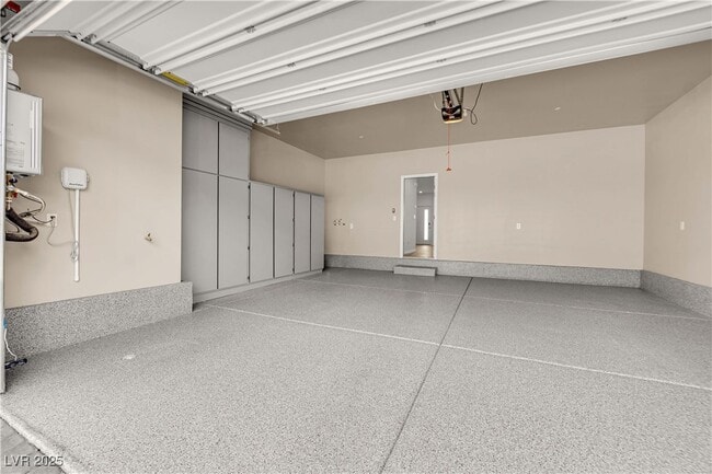 Building Photo - 334 Laurel Peak Dr