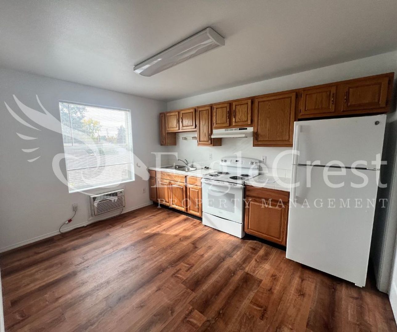 Building Photo - 706/708SCollege