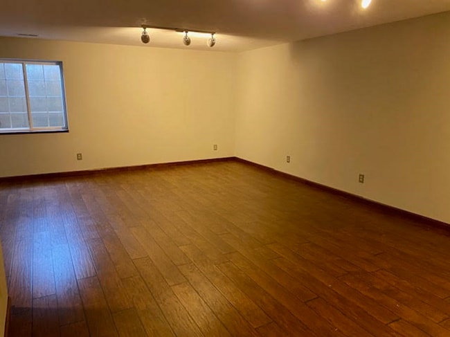 Building Photo - 4 bedroom/3 bath house (12110 E Laguna)