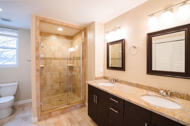 Building Photo - Contemporary Three Bedroom Home in Point Breeze