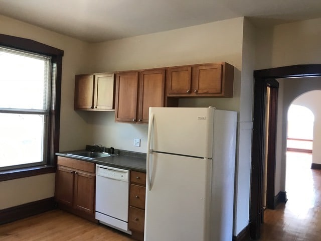 Building Photo - 2000 W Addison St