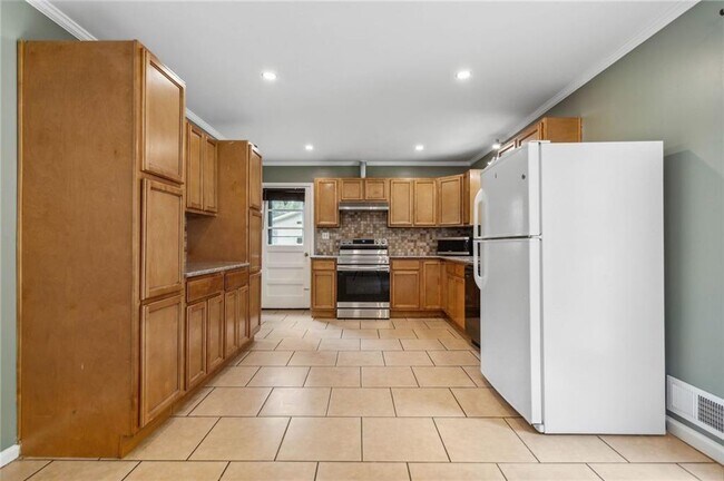 Building Photo - 2985 Dodson Dr