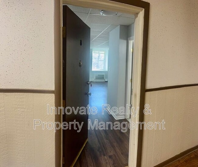 Building Photo - 29 Logan Ave