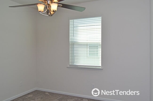 Building Photo - 95511 Hanover Ct