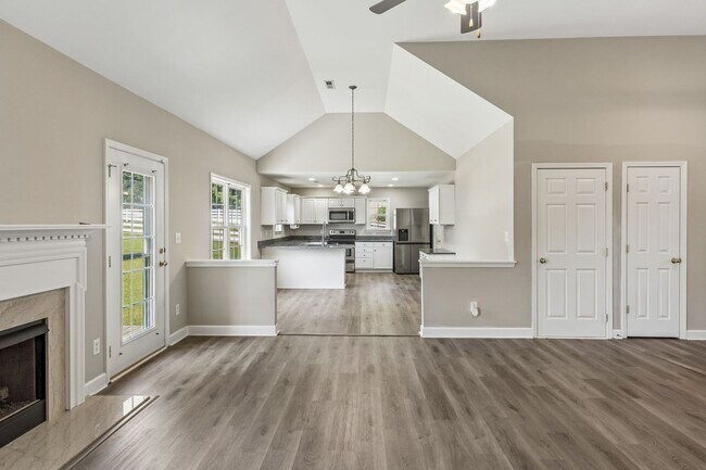 Building Photo - 2601 Danbury Cir