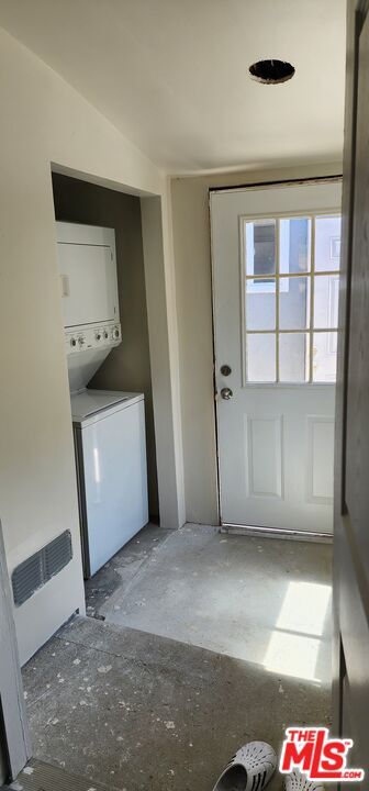 Building Photo - 9717 Tujunga Canyon Blvd