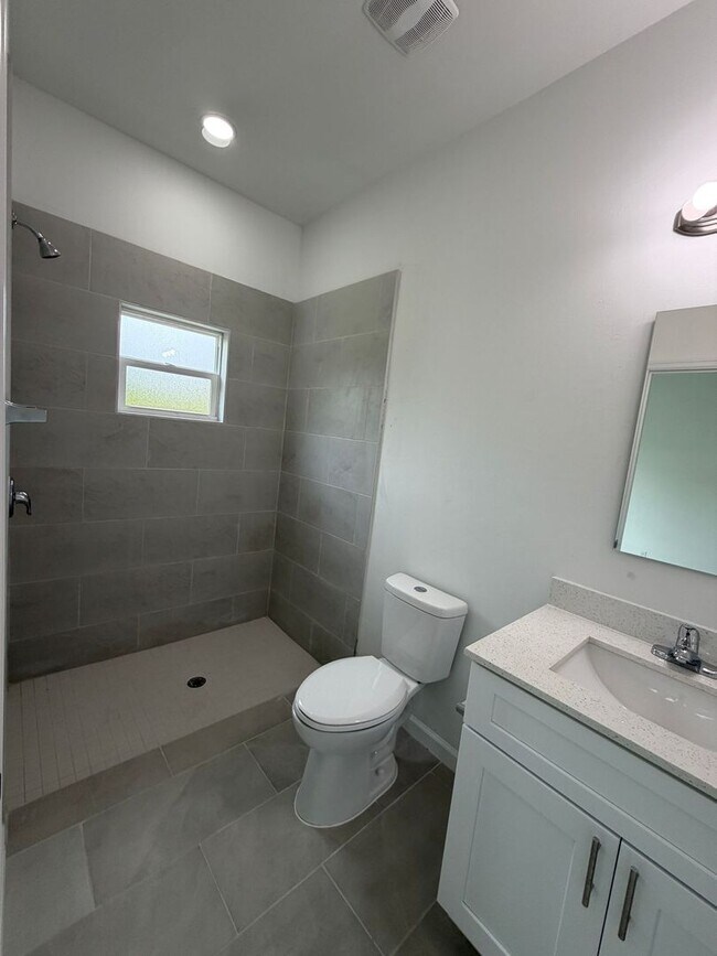 Building Photo - BRAND NEW 2Bd/2Ba/1Cg