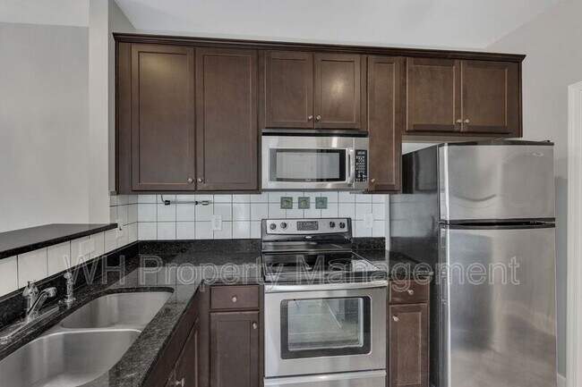 Building Photo - 4846 Bevendean Dr