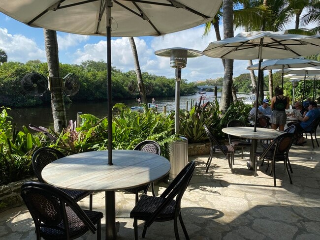 Building Photo - 145 Beacon Ln