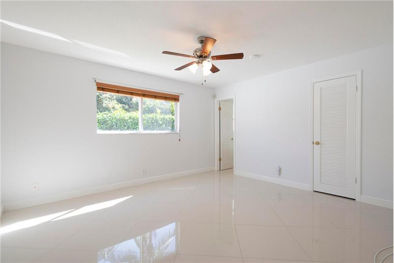 Building Photo - 2289 Windsor Rd