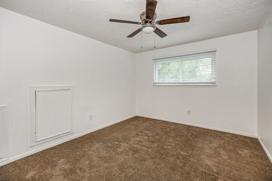 Building Photo - 7923 Dawnridge Dr