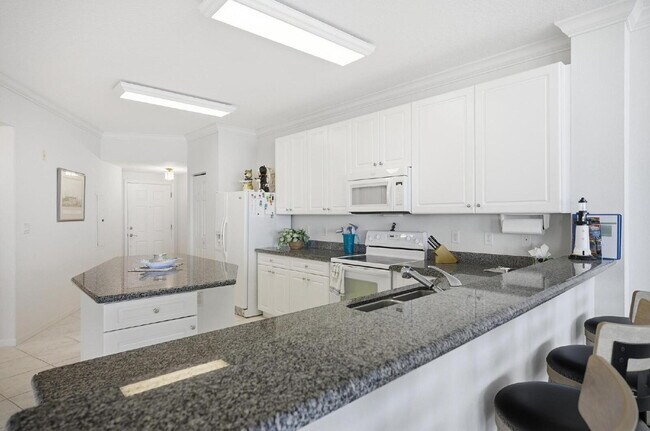 Building Photo - 80 Surfview Dr