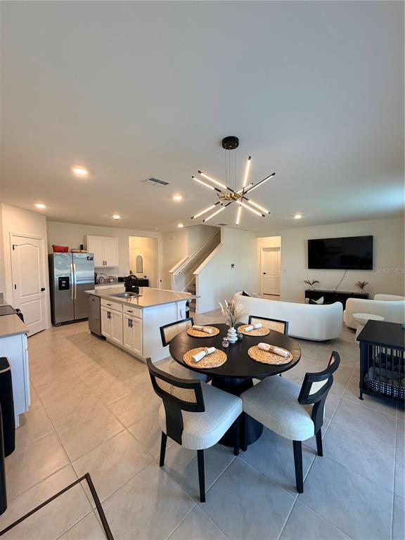 Building Photo - 929 Ambleside Dr