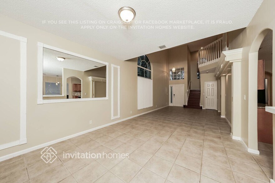 Building Photo - 7640 Colony Palm Dr